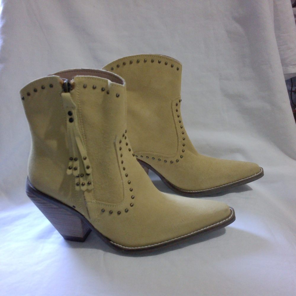 Women's Yellow Dingo 1969's Classy N Sassy Ankle Boots